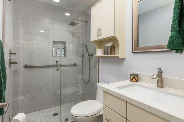 215 Via Reneca, Palm Desert, CA 92260