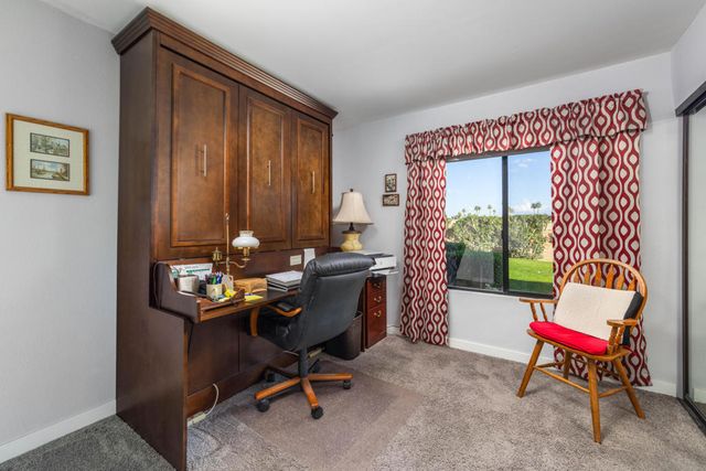 215 Via Reneca, Palm Desert, CA 92260