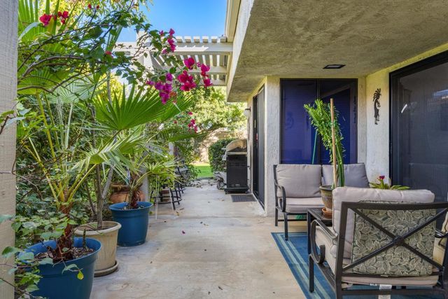 215 Via Reneca, Palm Desert, CA 92260