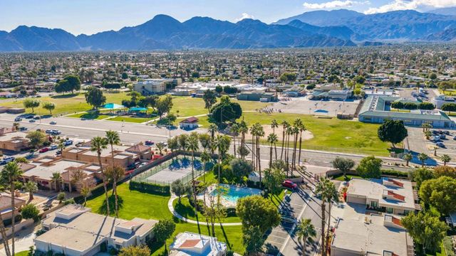 215 Via Reneca, Palm Desert, CA 92260