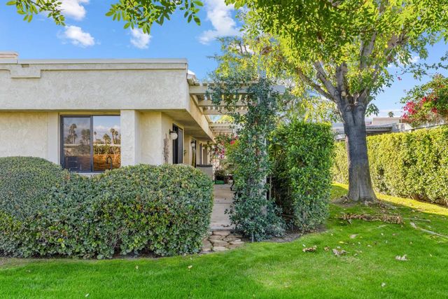 215 Via Reneca, Palm Desert, CA 92260
