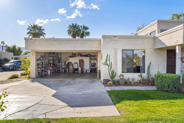 215 Via Reneca, Palm Desert, CA 92260