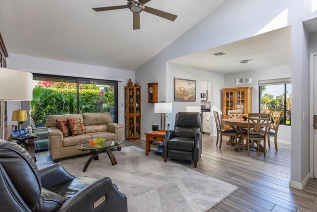 215 Via Reneca, Palm Desert, CA 92260