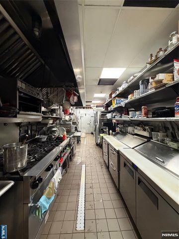 320 Broad Avenue, Palisades Park, NJ 07650