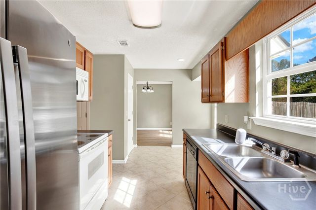 153 Berwick Lakes Boulevard, Pooler, GA 31322
