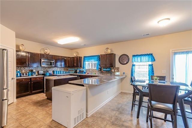 2764 Feldspar Way, Riverdale, GA 30296