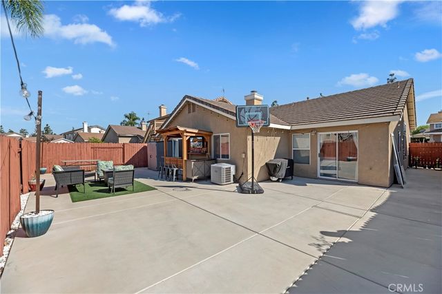 7235 Ayers Rock, Riverside, CA 92508