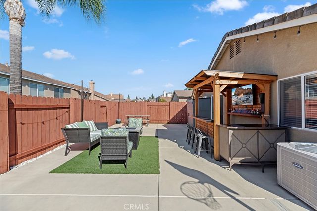 7235 Ayers Rock, Riverside, CA 92508