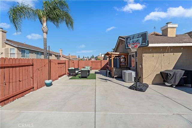 7235 Ayers Rock, Riverside, CA 92508