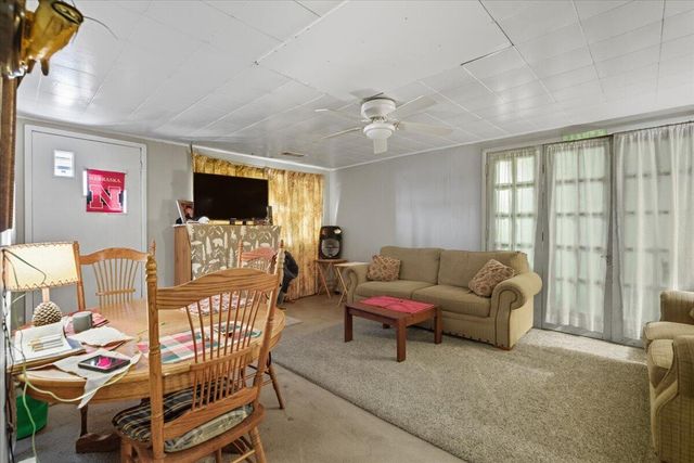 8 PICKARD Lane, Council Bluffs, IA 51501