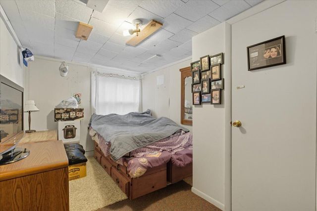 8 PICKARD Lane, Council Bluffs, IA 51501