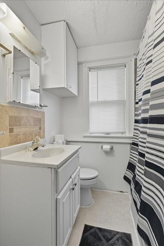 8 PICKARD Lane, Council Bluffs, IA 51501