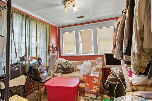 8 PICKARD Lane, Council Bluffs, IA 51501