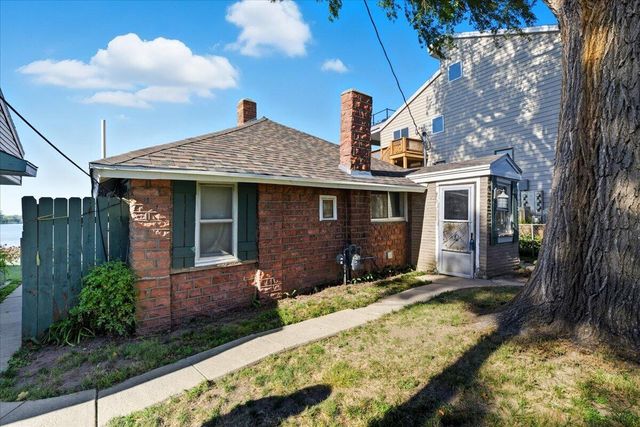 8 PICKARD Lane, Council Bluffs, IA 51501