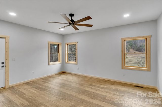 171 Cowtail Cove, Clyde, NC 28721