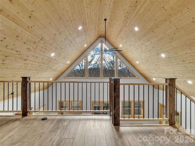 171 Cowtail Cove, Clyde, NC 28721