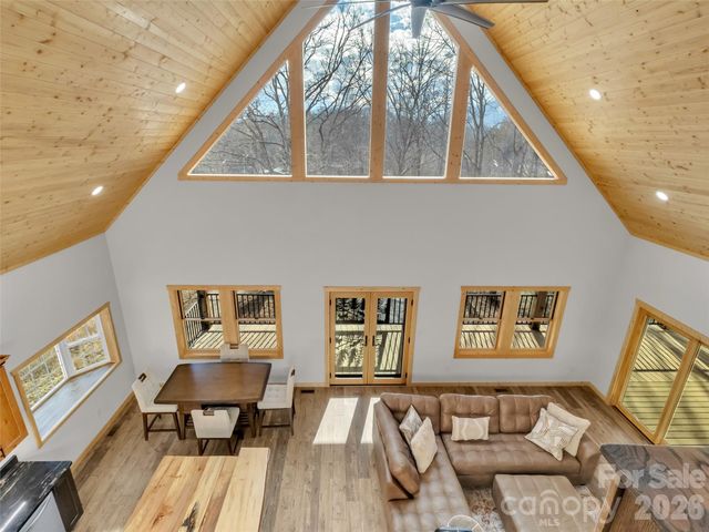 171 Cowtail Cove, Clyde, NC 28721