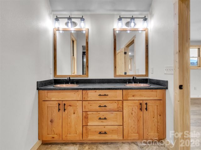 171 Cowtail Cove, Clyde, NC 28721