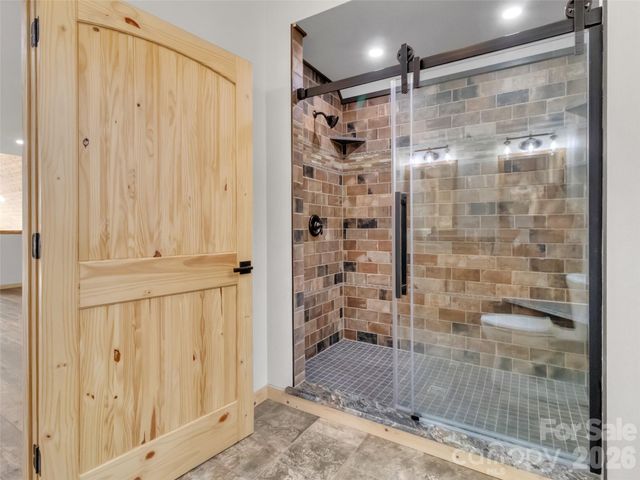 171 Cowtail Cove, Clyde, NC 28721