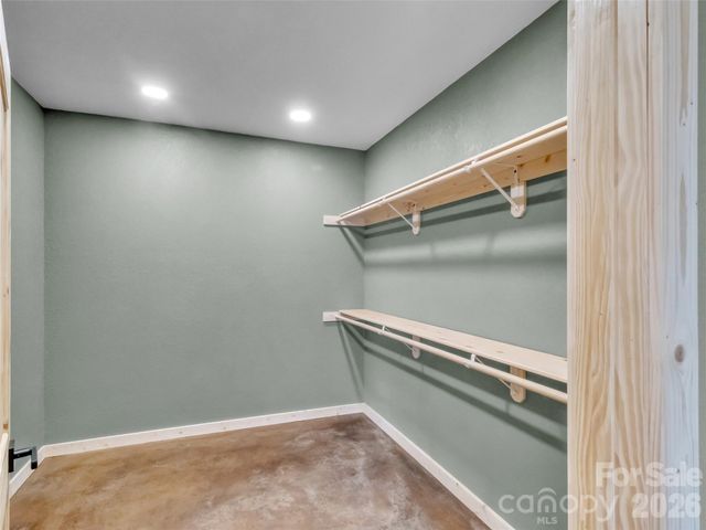 171 Cowtail Cove, Clyde, NC 28721