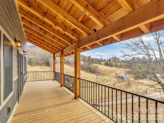 171 Cowtail Cove, Clyde, NC 28721