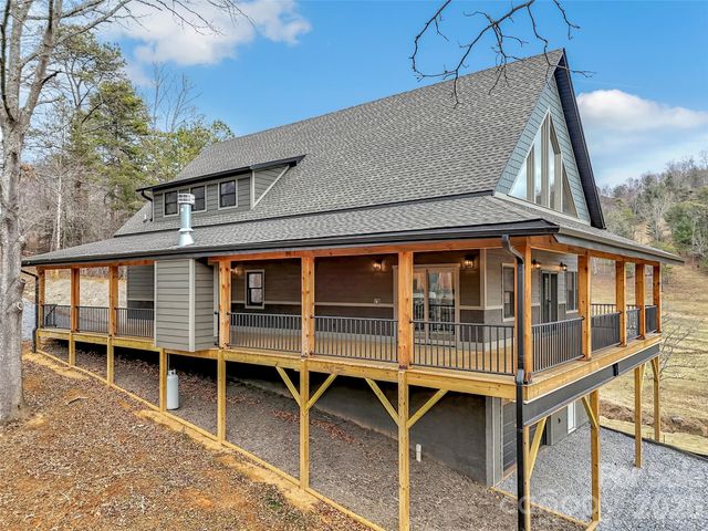 171 Cowtail Cove, Clyde, NC 28721