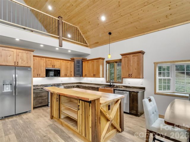 171 Cowtail Cove, Clyde, NC 28721