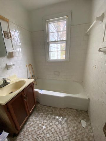 86 Cavalier RD, Hampton, VA 23669