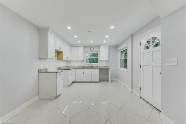 605 12th AVE NE, Naples, FL 34120