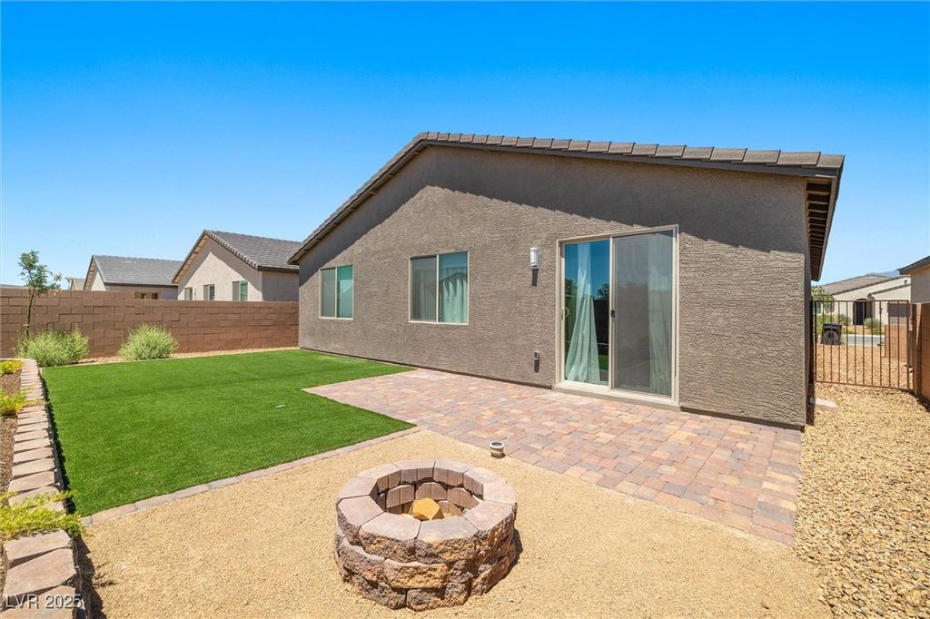 6011 East Trevano Avenue, Pahrump, NV 89061