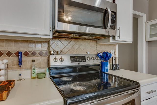 6808 Mountain Cedar Lane, Dallas, TX 75236