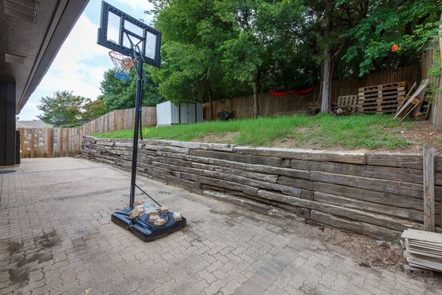 6808 Mountain Cedar Lane, Dallas, TX 75236