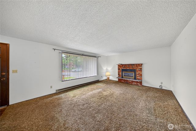 113 N Hawthorne Street, Burlington, WA 98233
