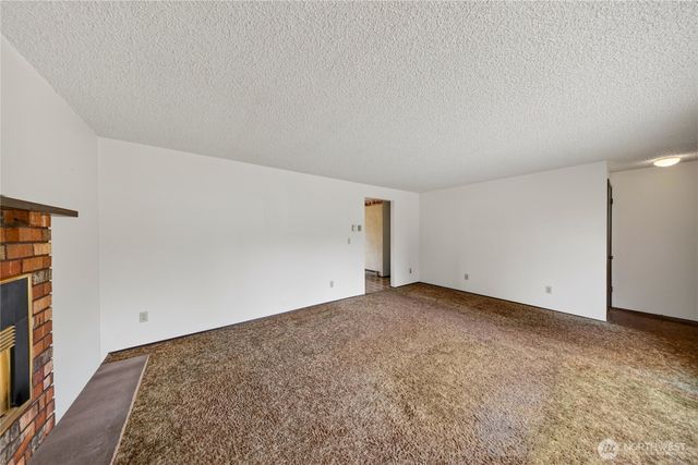 113 N Hawthorne Street, Burlington, WA 98233