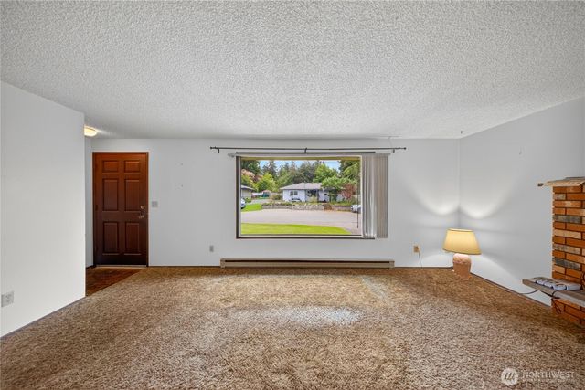 113 N Hawthorne Street, Burlington, WA 98233