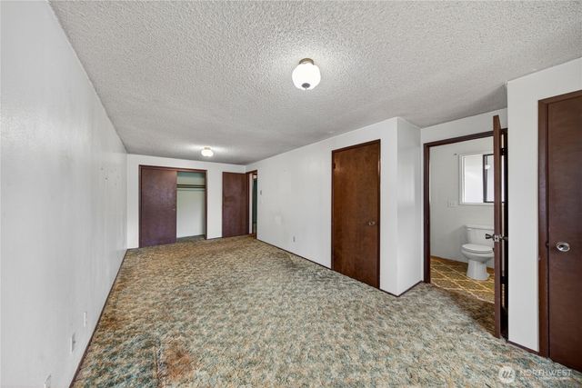 113 N Hawthorne Street, Burlington, WA 98233