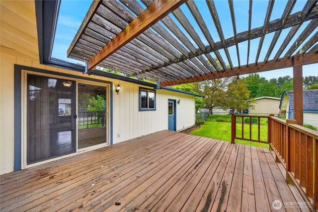 113 N Hawthorne Street, Burlington, WA 98233