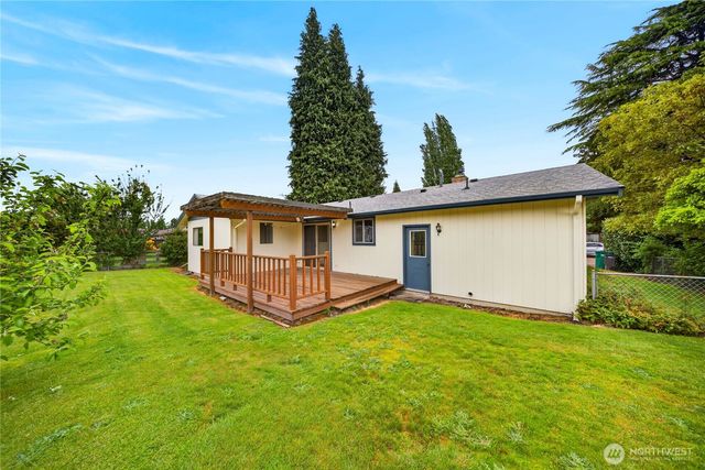 113 N Hawthorne Street, Burlington, WA 98233