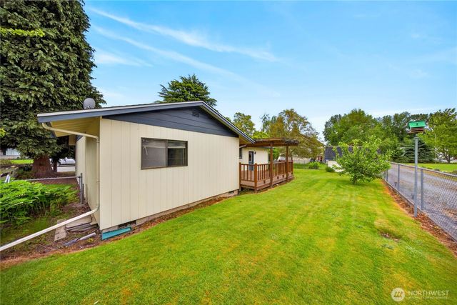 113 N Hawthorne Street, Burlington, WA 98233