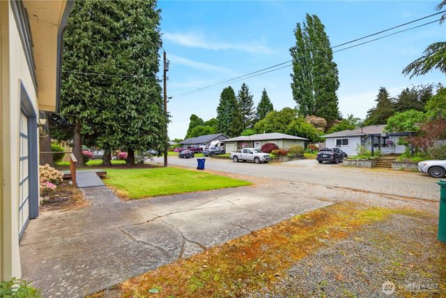 113 N Hawthorne Street, Burlington, WA 98233
