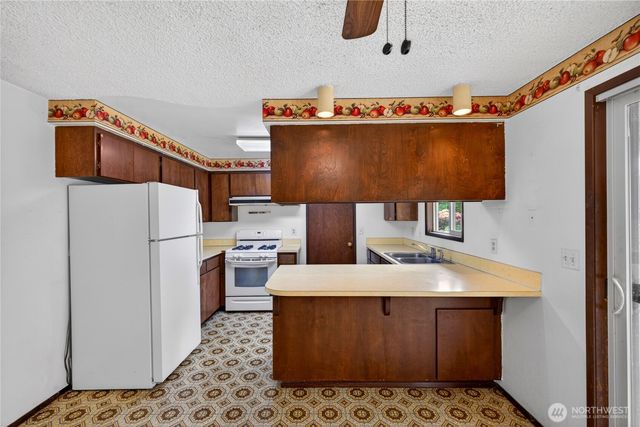 113 N Hawthorne Street, Burlington, WA 98233