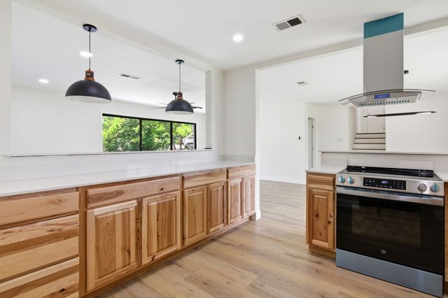 333 Arrowhead Street, Fort Worth, TX 76108
