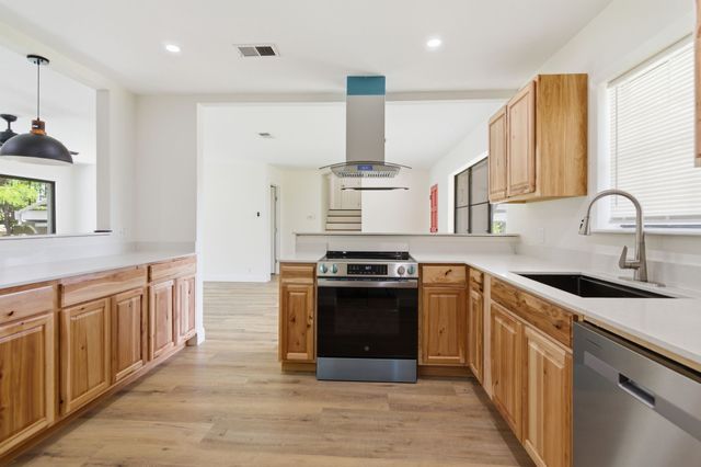 333 Arrowhead Street, Fort Worth, TX 76108