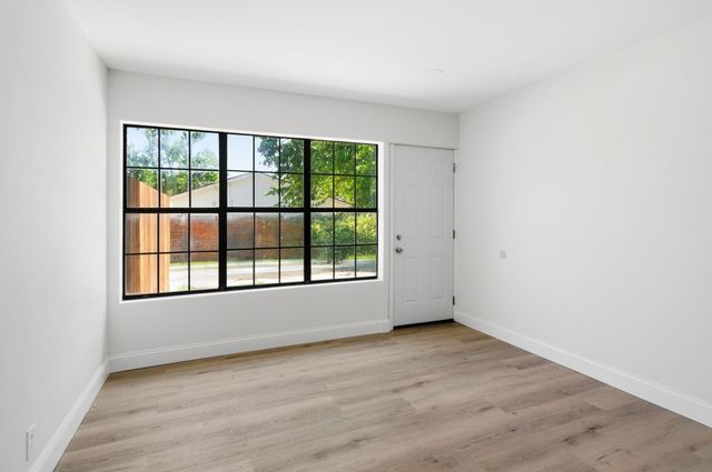 333 Arrowhead Street, Fort Worth, TX 76108