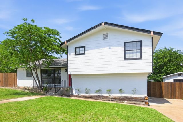 333 Arrowhead Street, Fort Worth, TX 76108