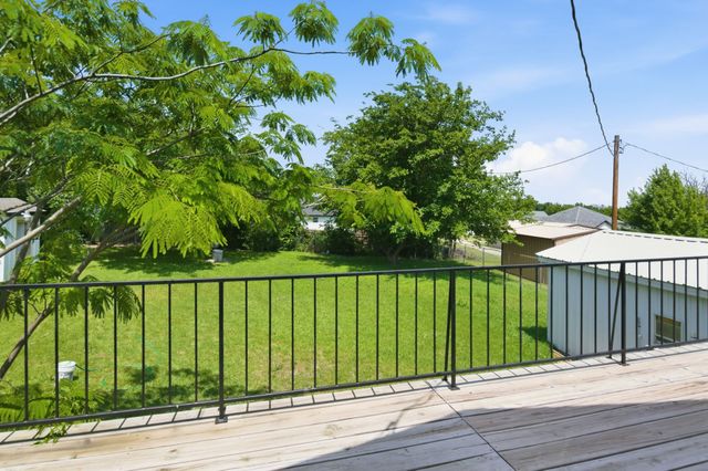 333 Arrowhead Street, Fort Worth, TX 76108