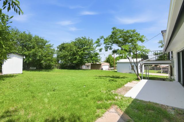 333 Arrowhead Street, Fort Worth, TX 76108