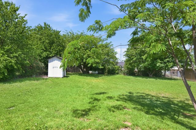 333 Arrowhead Street, Fort Worth, TX 76108