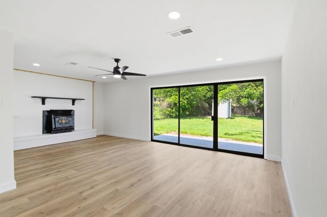 333 Arrowhead Street, Fort Worth, TX 76108