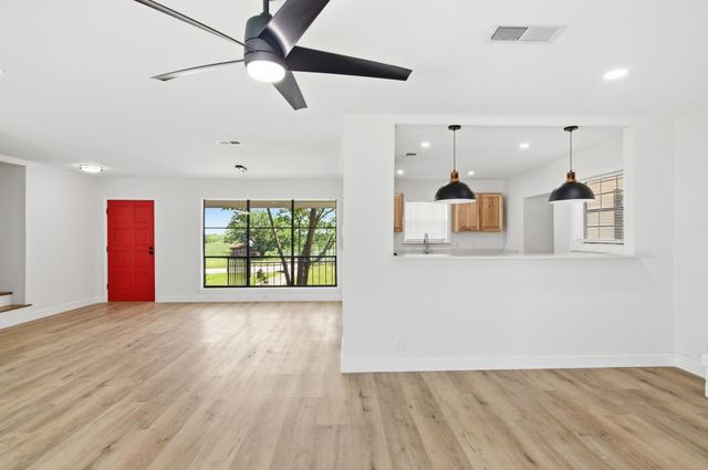 333 Arrowhead Street, Fort Worth, TX 76108